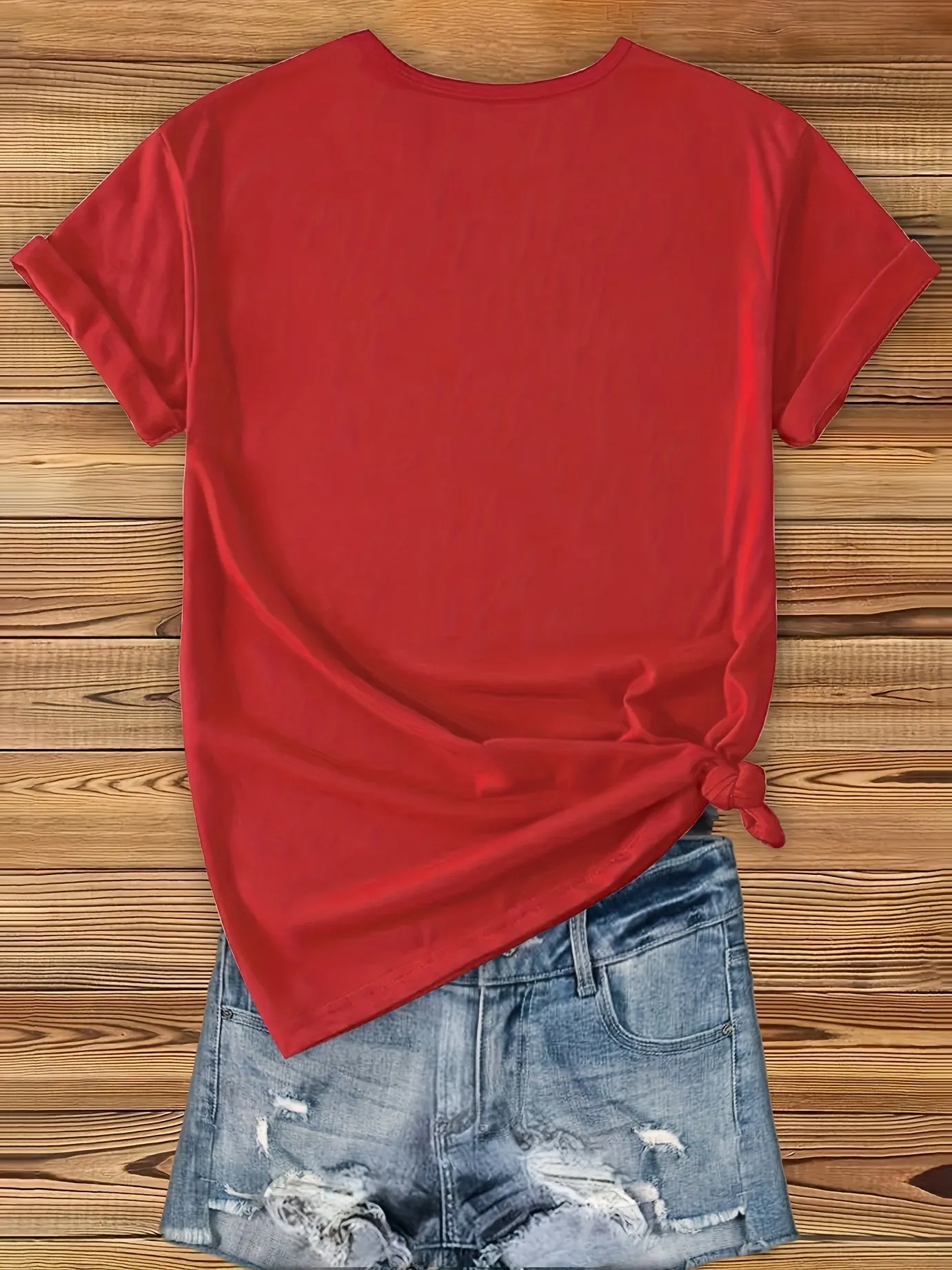 A Fun and Stylish 2024 New Year Print Crew Neck T-Shirt: Casual Short Sleeve Top for Spring/Summer - Women's Clothing