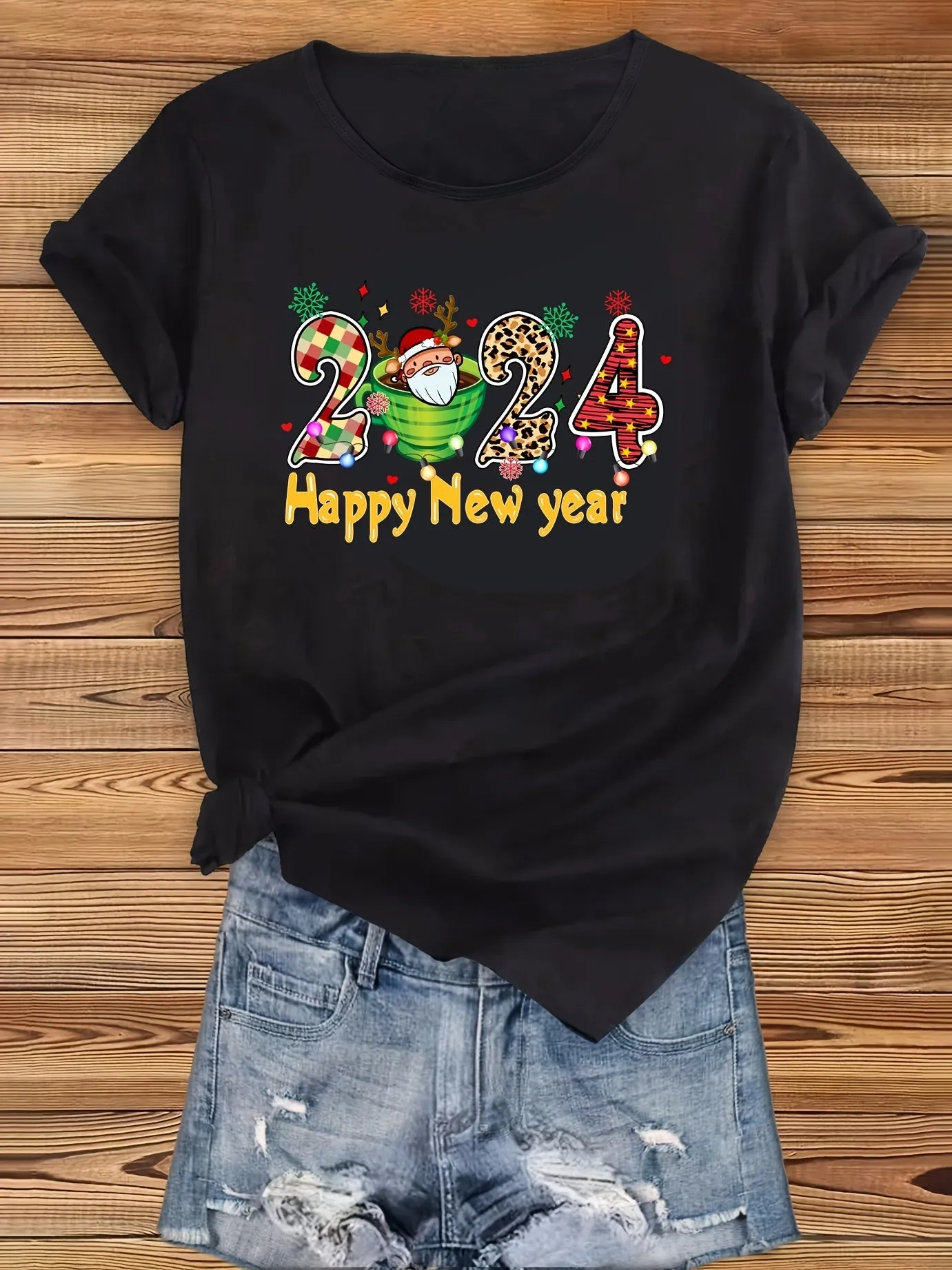 A Fun and Stylish 2024 New Year Print Crew Neck T-Shirt: Casual Short Sleeve Top for Spring/Summer - Women's Clothing