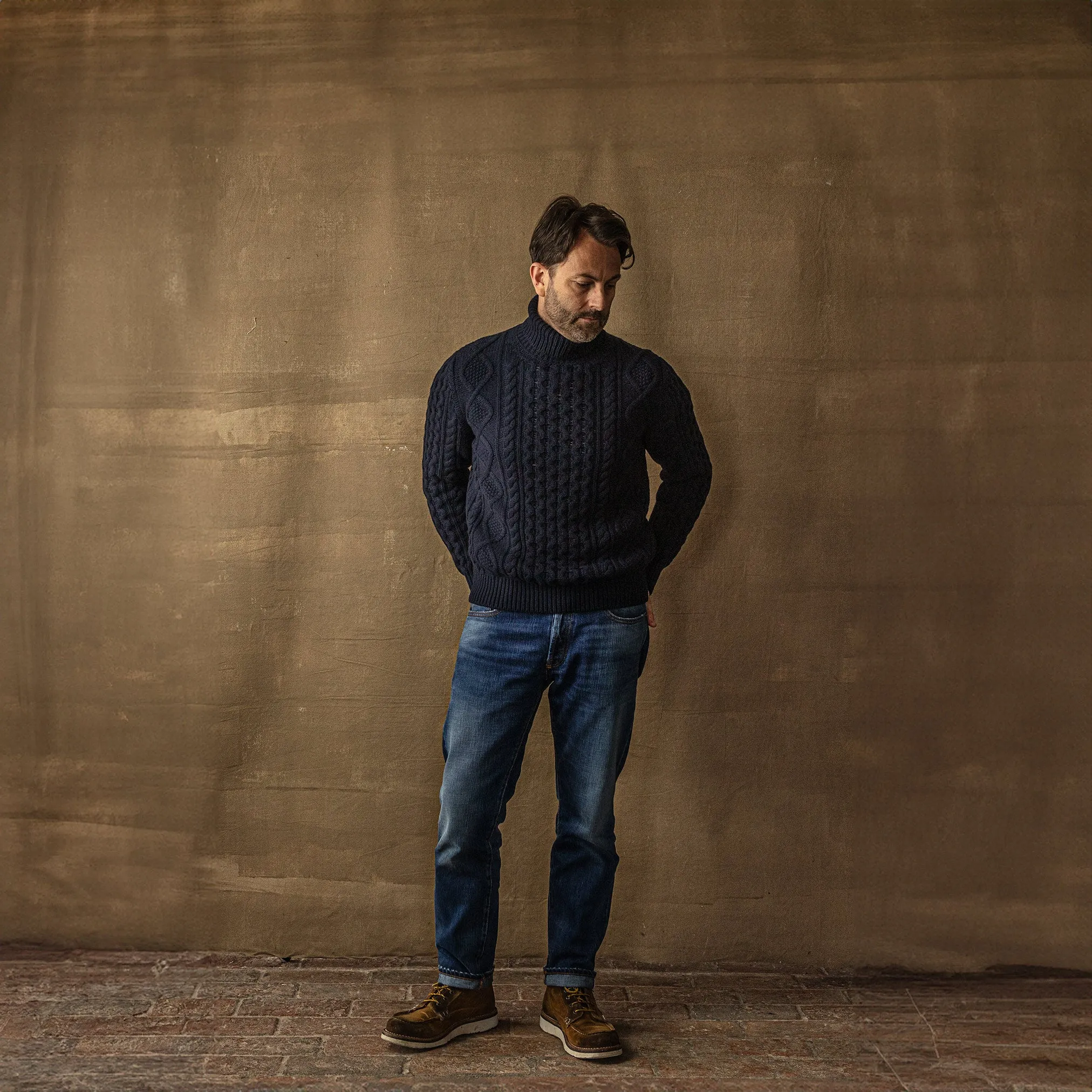Fisherman Turtleneck in Navy